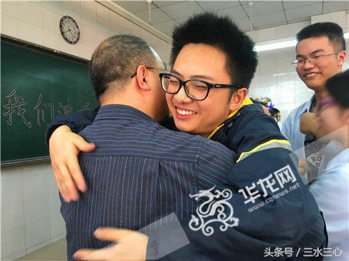 学生被辱骂了家长应该如何处理,被学生辱骂要不要起诉