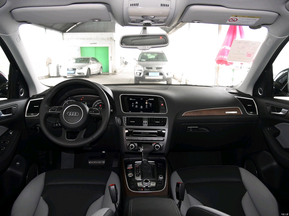 奥迪q5e-tron评测,开了10年的奥迪q5还值得入手吗