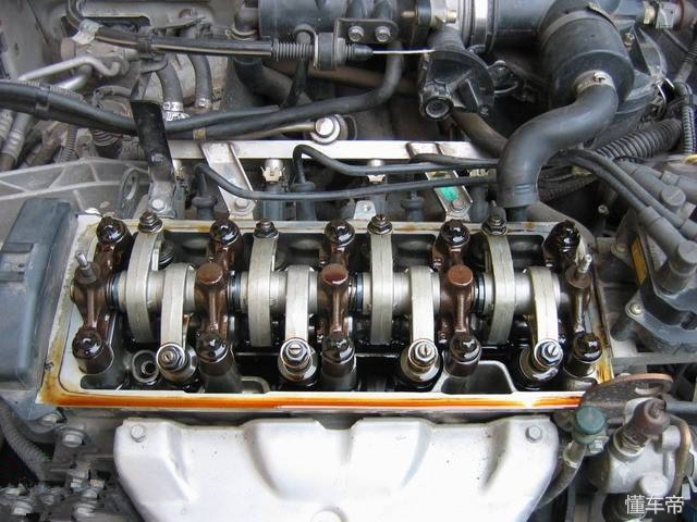 进气门排气门都关闭是什么冲程,进气门打开是什么状况