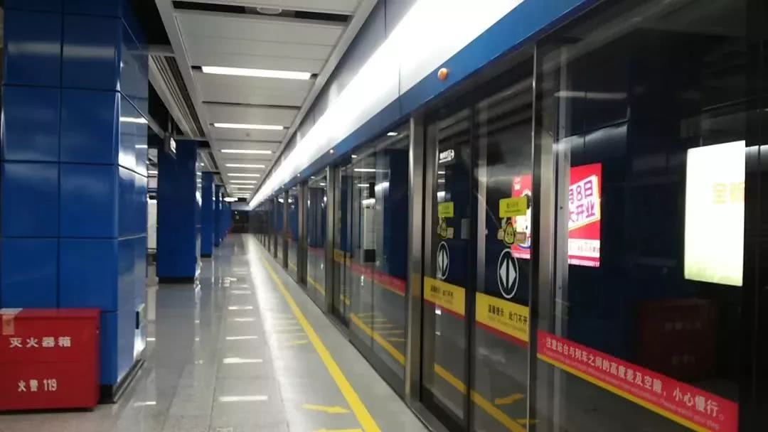 “熊孩子”摔坏文玩，“熊家长”：要钱没得，娃儿抵给你嘛！