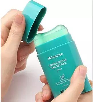 新买的安耐晒味道和以前的不一样,刚买的安耐晒和之前的味道不一样