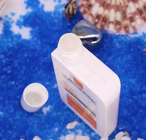 新买的安耐晒味道和以前的不一样,刚买的安耐晒和之前的味道不一样