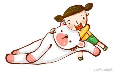2岁小孩电水壶,2岁8个月的男孩喜欢玩饮水机