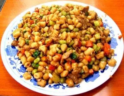 挂羊头卖狗肉吃狗肉,挂羊头卖狗肉百科内容