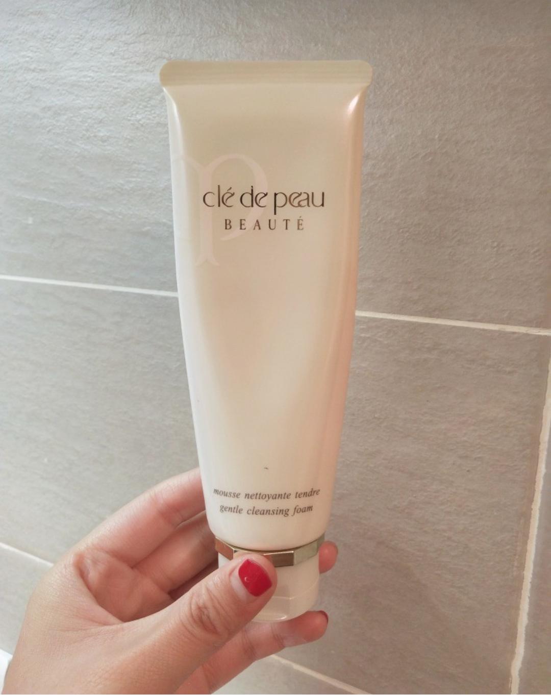 最近两年靠微商火的护肤品,代购卖的护肤品为啥比微商便宜