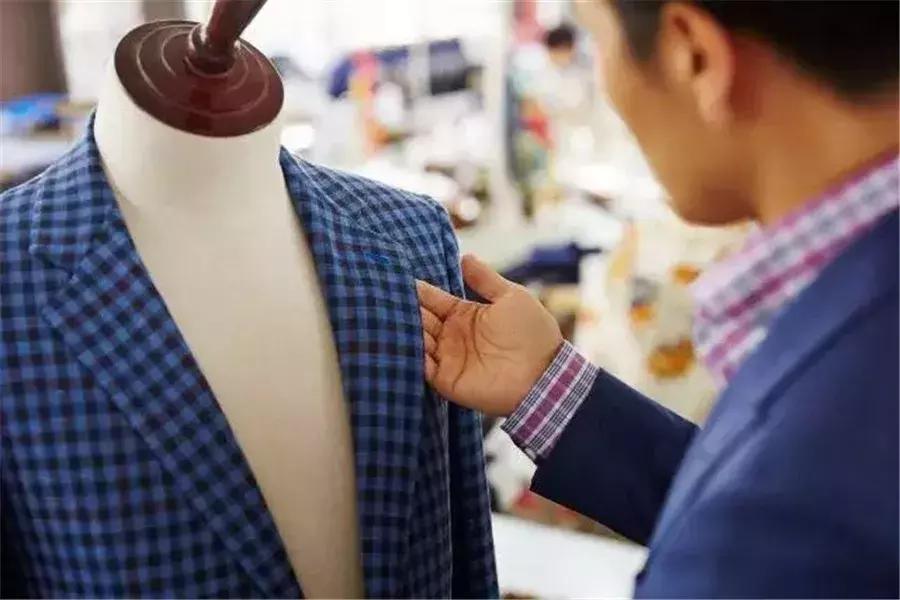 保时捷让人着迷,西装革履保时捷