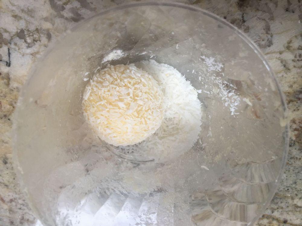 生酮椰丝球做法,椰丝黑米球教程