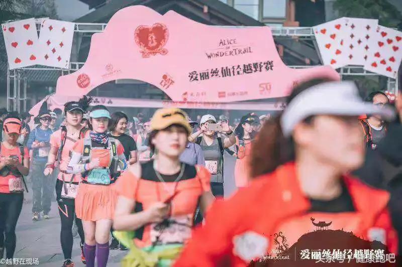 虐心虐身，虐地美女念念不忘！第一次的感觉竟然如此奇妙？