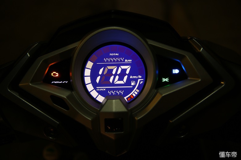 新大洲本田rx125裂行哪种颜色好看,新大洲本田裂行rx125和铃木uy125