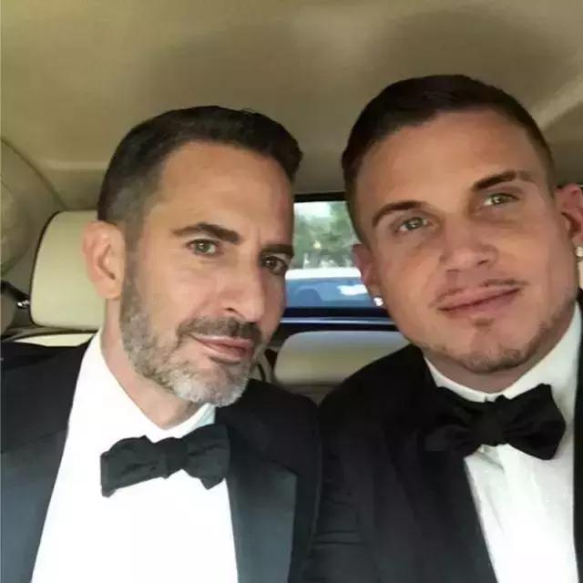 一周时尚丨HM王源同款上线，SupremexRIMOWA半小时价格翻四倍