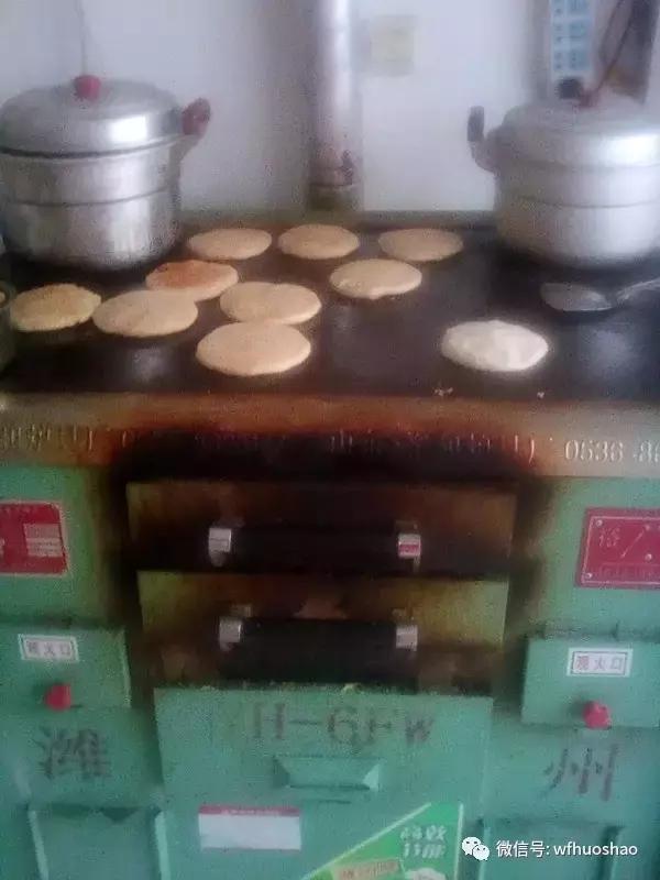 温情时刻/授人以鱼不如授之以渔，残疾人创业开起肉火烧店！