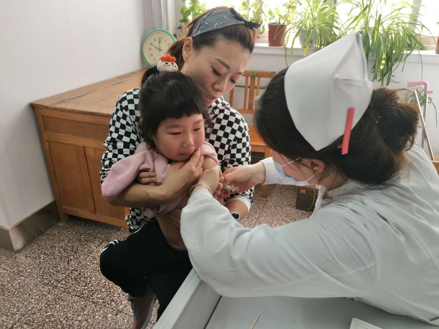 护士刚学扎针拿什么练手,护士扎针练手需要什么东西