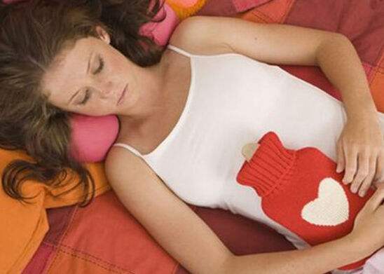 为什么月经前有姨妈痘,每次月经前下巴长红肿硬痘痘