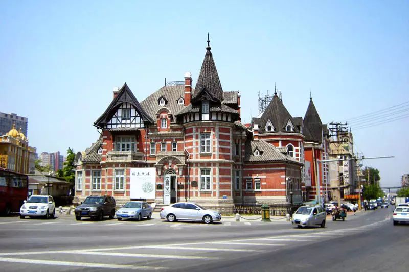 郑州4月特价机票低至150元,12月成都出发白菜价机票大全