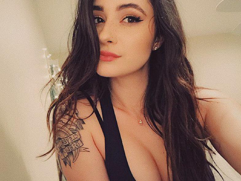 鑻遍泟鑱旂洘c9sneaky,鑻遍泟鑱旂洘c9濂宠