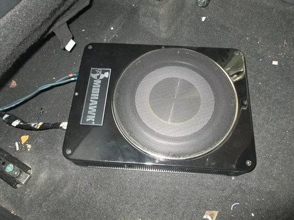 腾出空间享受生活起亚K2无损汽车音响改装劲浪潍坊成功音响改装