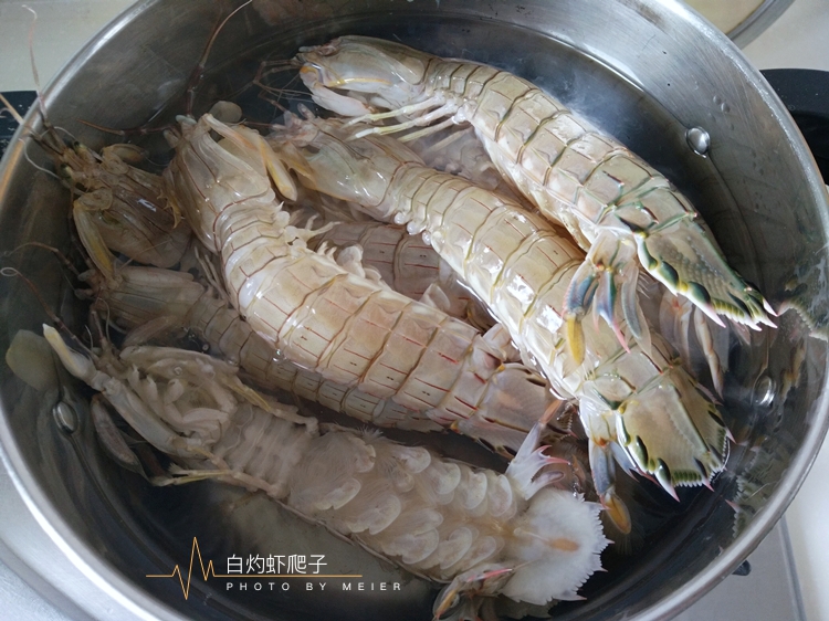 又是一年小龙虾季到底应该怎么吃,剥虾爬小技巧