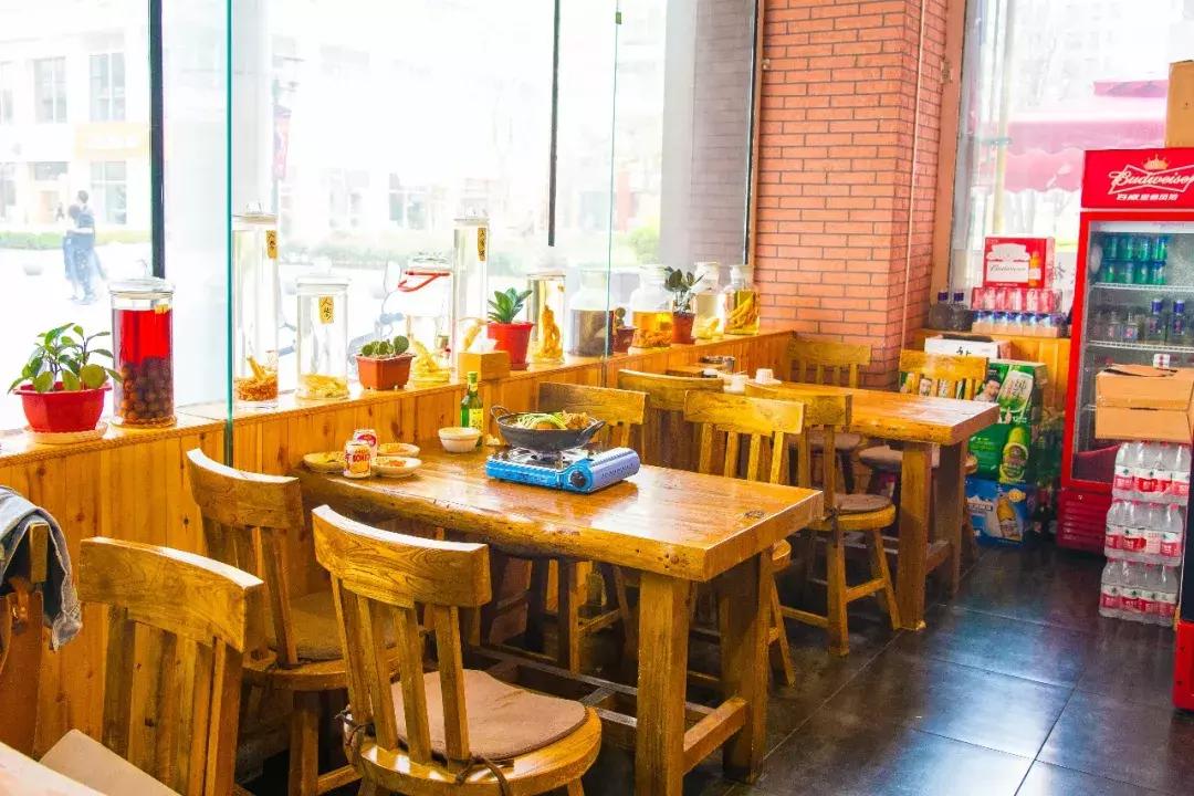 开业6年依旧爆满,老字号鸡汤店