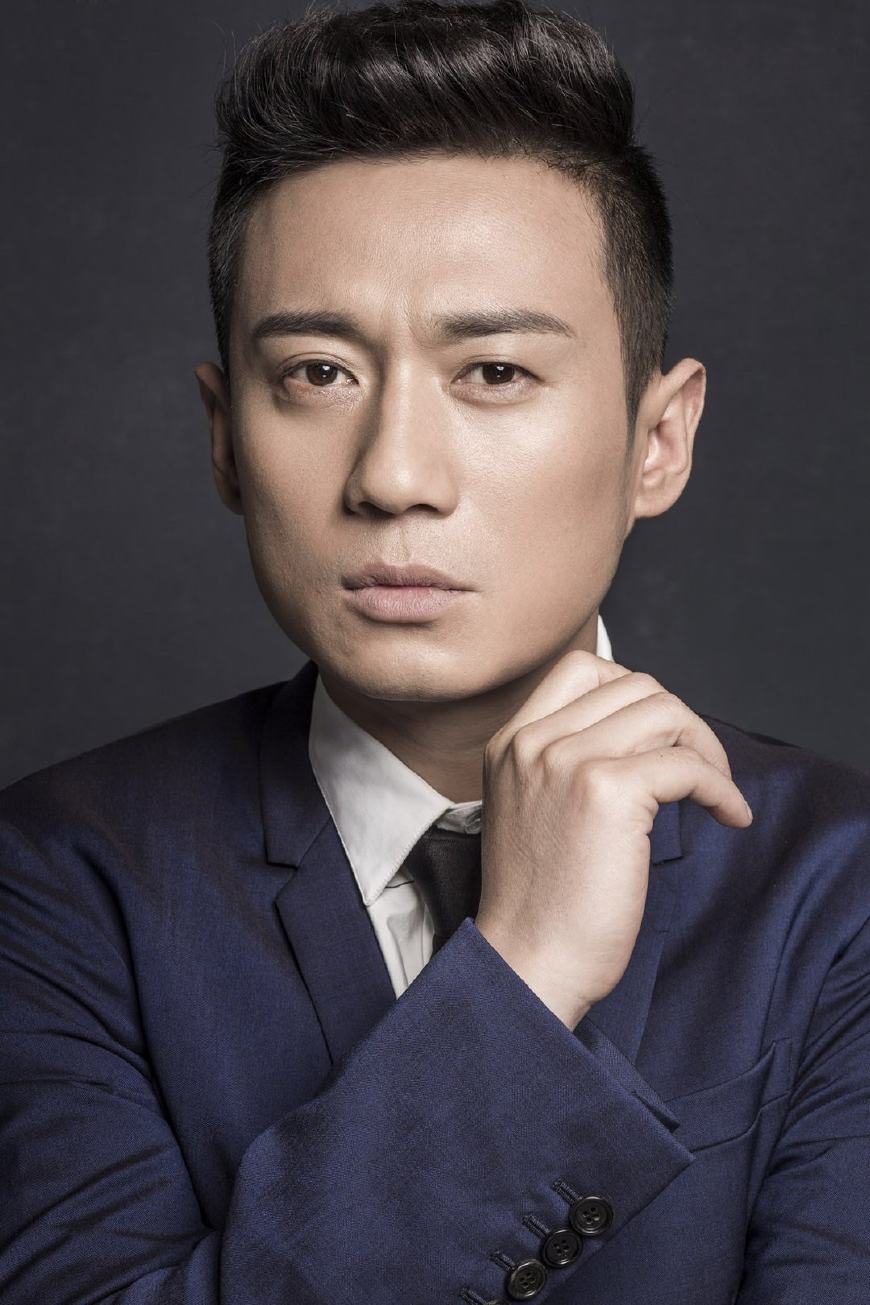 两人同演《我是特种兵》，今一人成硬汉，他和妻子因戏结缘