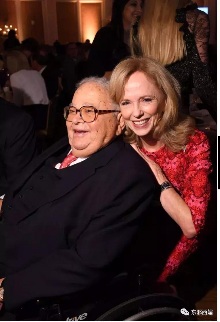 救命！她牵手的这个超级富二代，家族也太魔幻太狗血了啊！