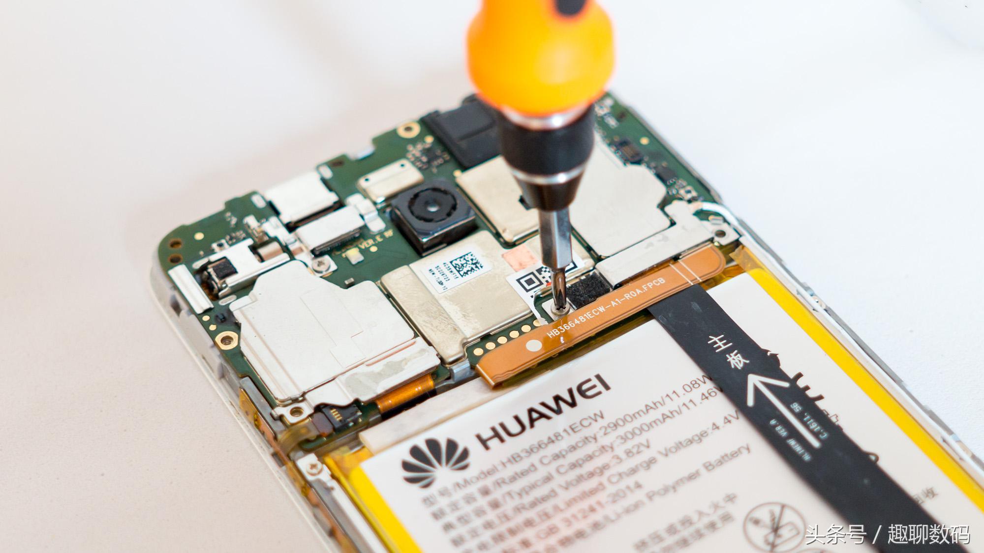 荣耀畅玩5c如何换电池,荣耀畅玩5c电池更换教程