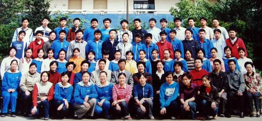 上海小学校服大全,盘点全国各地小学校服