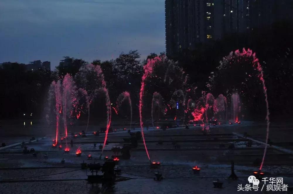 鞍山市府夏季喷泉时间,鞍山湖音乐喷泉