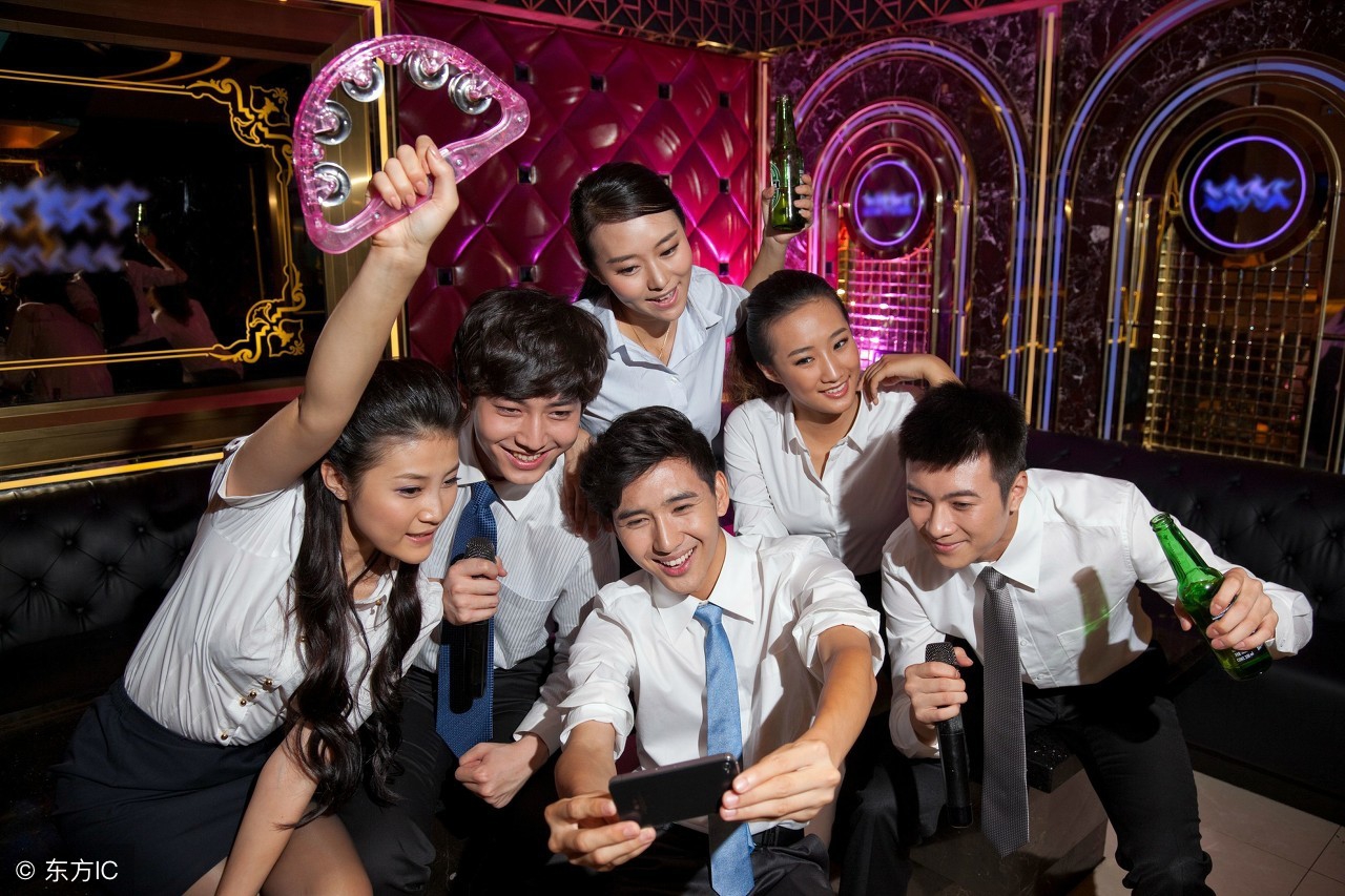 为什么服务行业工资这么低,服务行业薪酬低