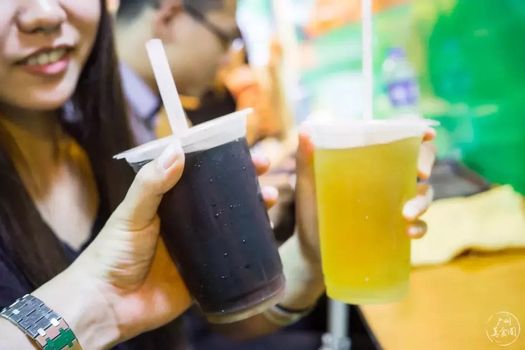 一对夫妻把台湾夜市搬来华师小店里！门面窄小，一不小心就错过！