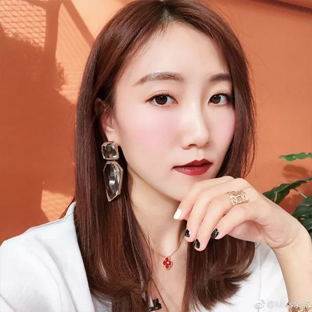 测评显白口红黄黑皮,黄皮口红测评推荐阿玛尼