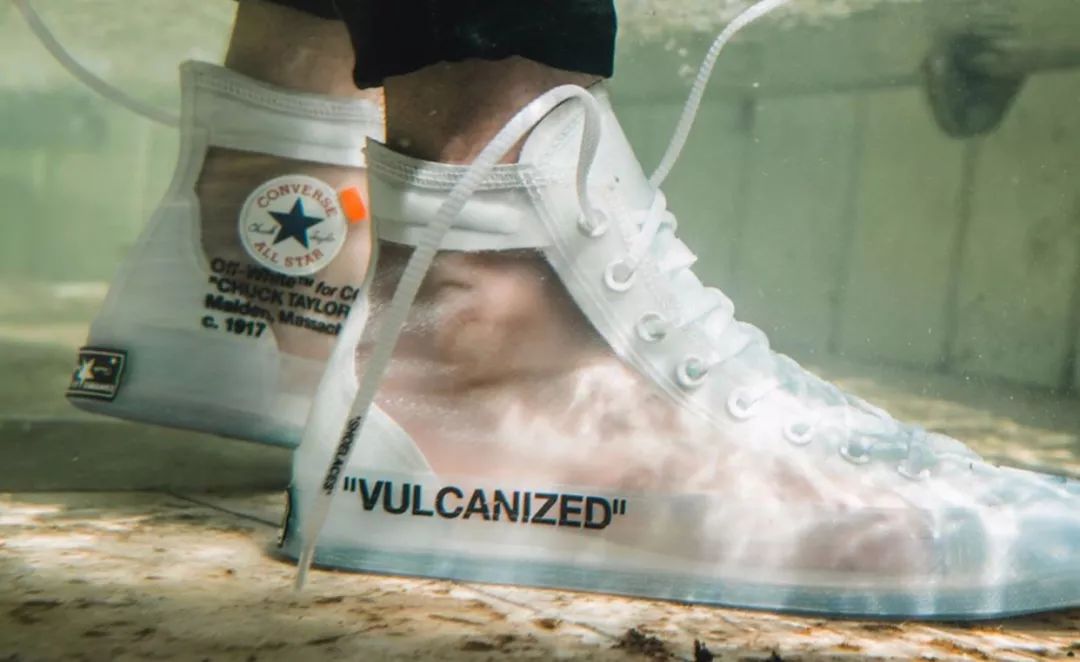 潮流｜CLOT“进攻”生活家居！定制木椅硕大Logo不跌面！