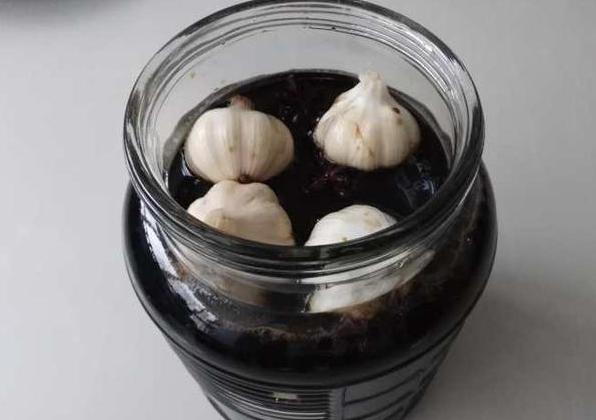 新下来的蒜怎么腌糖蒜好吃,买什么样的蒜腌制糖蒜好