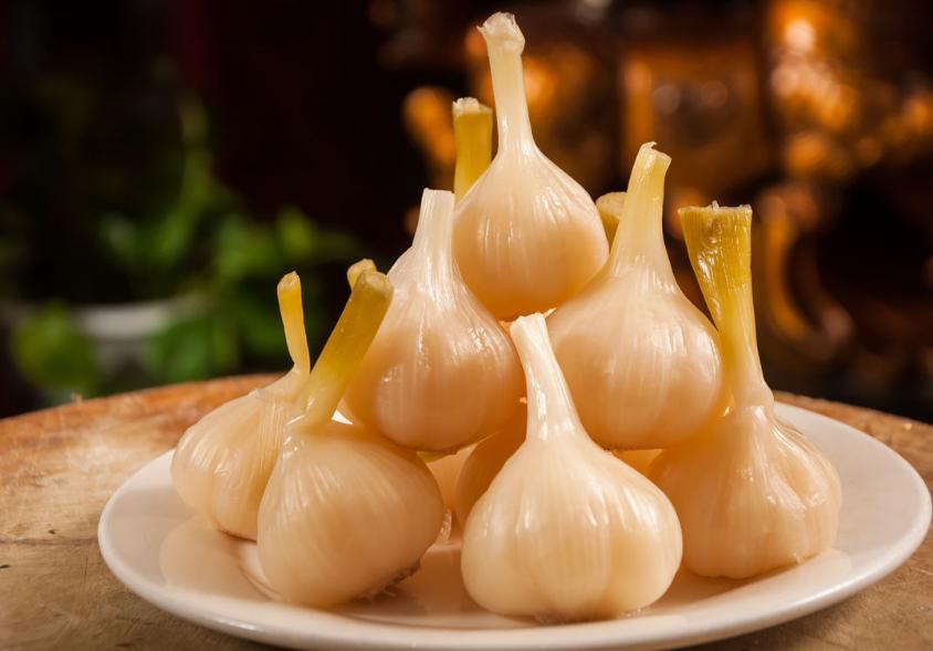 新下来的蒜怎么腌糖蒜好吃,买什么样的蒜腌制糖蒜好