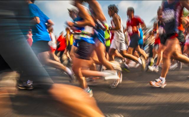 臀部肌肉萎缩会造成髋关节弹响,跑步时关节弹响是什么原因