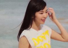 夏天穿白色t恤会透怎么办,买的白色t恤太透了怎么搭配