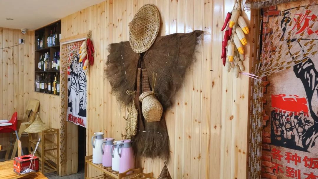 草帽当锅盖的石锅鱼,草帽蒸汽石锅鱼