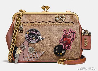 Coach，你努力追求18岁少女的样子真好看！