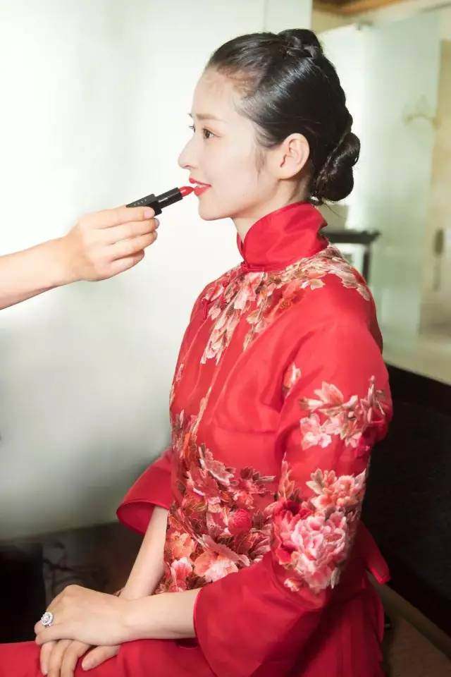 付辛博颖儿机场照睡衣,付辛博颖儿礼服