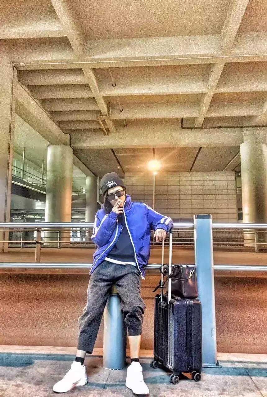 开柜计划｜美女纹身师的衣柜里，都是最Cool的黑白灰！