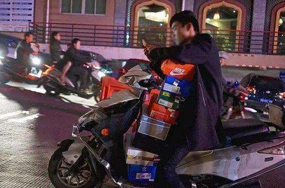 莆田鞋与专柜鞋的区别究竟在哪里,莆田鞋与别的地方的鞋有什么区别