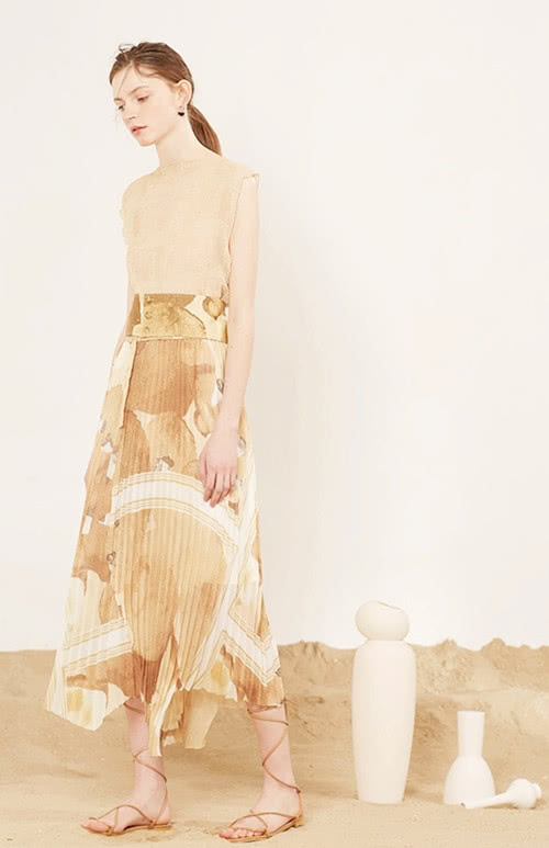 雪纺衣服怎么搭配才好看,雪纺上衣搭配什么好看秋冬季