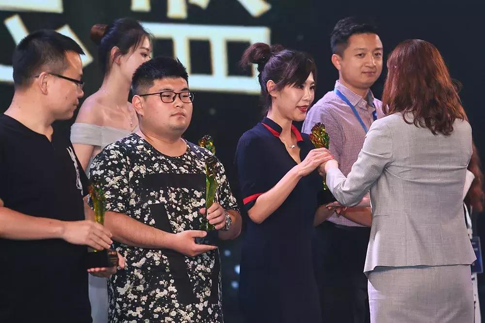 商业联合会获奖名单,商会获得优秀商会称号