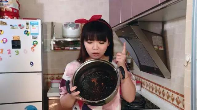 手指被戒指卡住得出动防火？用这招，卡在手上的戒指立马滑落！