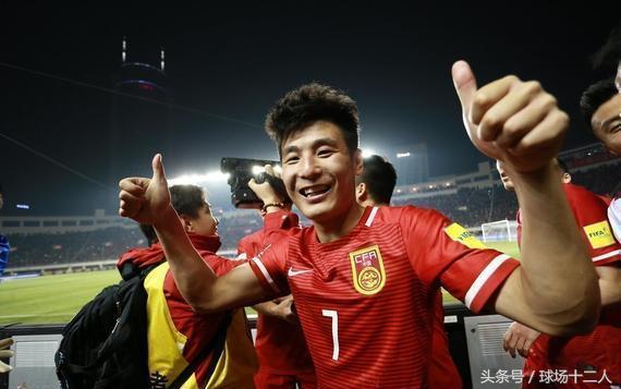 事隔11年再有中国球员领跑中超射手榜，国足第一前锋获新华社力挺