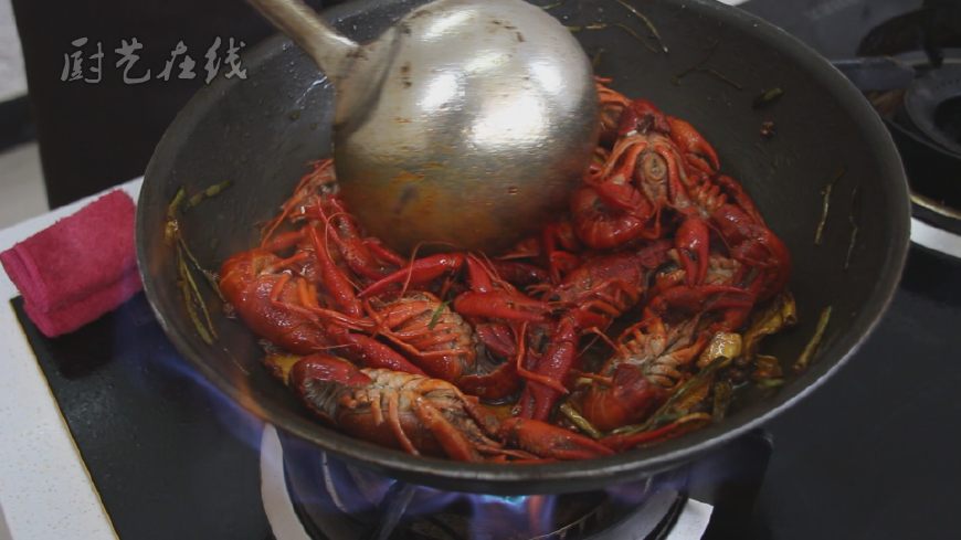 盱眙十三香小龙虾20斤正宗做法,十三香小龙虾和蒜泥龙虾哪个好吃