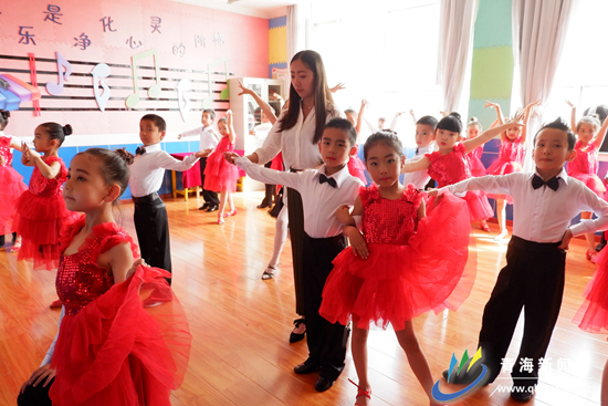 西宁市东关回族女子小学马婵娟,民族团结之花在校园