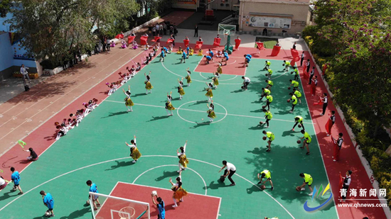 西宁市东关回族女子小学马婵娟,民族团结之花在校园