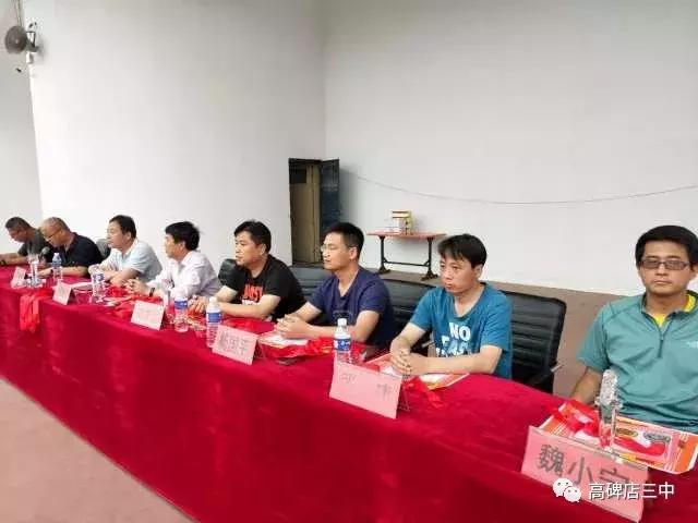 世界杯校园足球展示,青少年足球联赛精彩瞬间