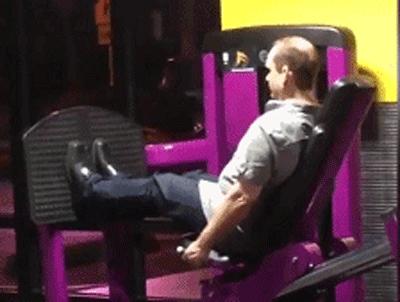 无器材初学者健身一周训练表,没有基础的健身教练怎么学