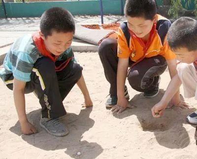 六一回忆一下小时候的游戏,回忆童年时农村孩子玩过的游戏